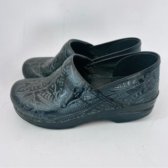 DANSKO Professional Black Floral Tooled Leather Embossed Womens Clogs 38 us 7.5 - Picture 5 of 12